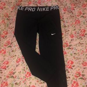 Nike Pro Women's Cropped Leggings